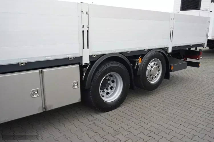 Scania P 410 / 6 X 2 / SKRZYNIOWY + HDS / PALFINGER PK 24 001 / OŚ SKRĘTNA / WYS. 15 M zdjęcie 19