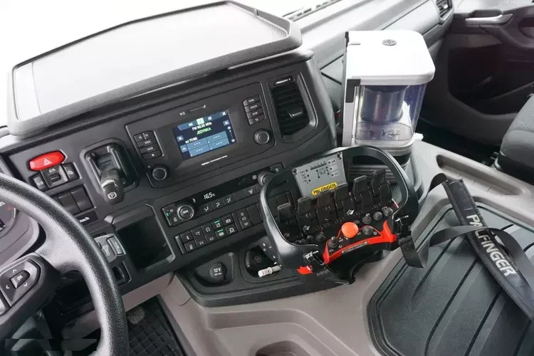 Scania P 410 / 6 X 2 / SKRZYNIOWY + HDS / PALFINGER PK 24 001 / OŚ SKRĘTNA / WYS. 15 M zdjęcie 22