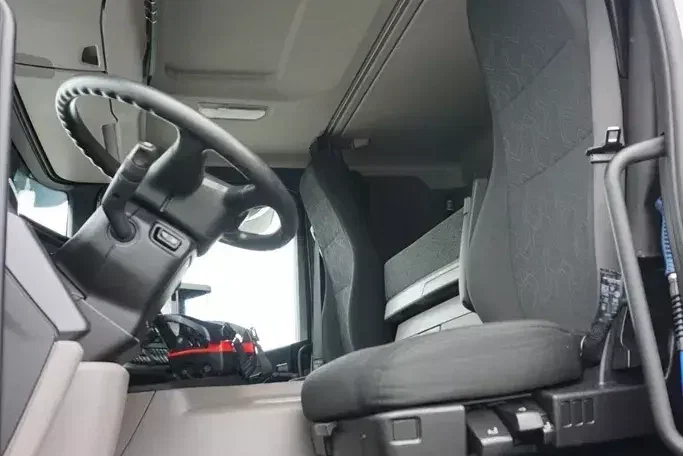 Scania P 410 / 6 X 2 / SKRZYNIOWY + HDS / PALFINGER PK 24 001 / OŚ SKRĘTNA / WYS. 15 M zdjęcie 7