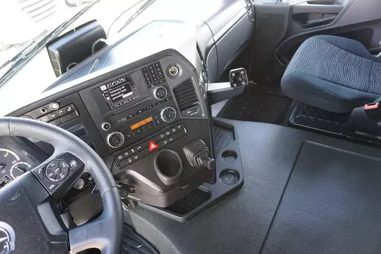 Mercedes AROCS / 1848 / E 6 / ACC / 4 X 4 / HAD / HYDRAULIKA / RETARDER zdjęcie 9