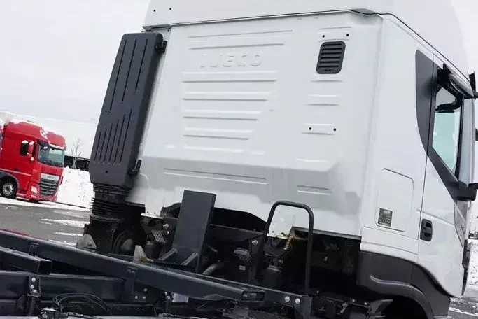 Iveco STRALIS / 460 / ACC / E 6 / RETARDER / BDF / 7.15 M , 7.45 M zdjęcie 39