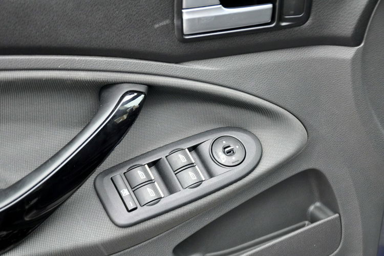 Ford Kuga 2.0TDCI(140KM) Lift Ledy Navi Skóry Reling Klimatronik I Wł Alu17"ASO zdjęcie 36