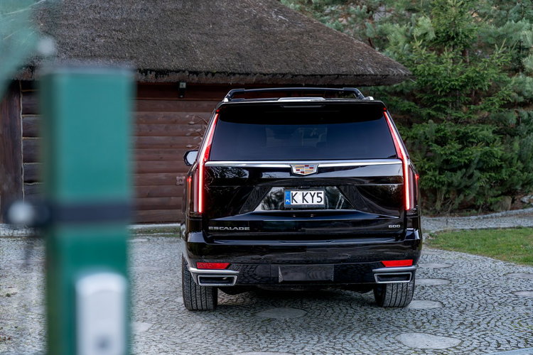 Cadillac Escalade ESV / 6.2 426KM / 7-osobowy / Bogata opcja / / Bezwypadkowy zdjęcie 24