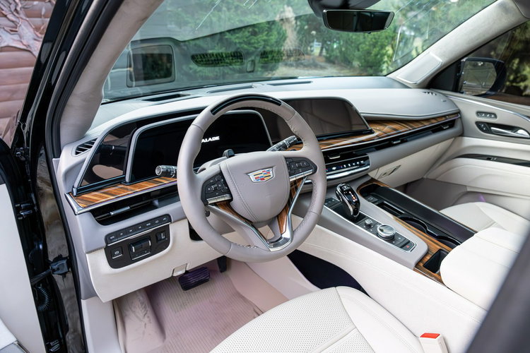 Cadillac Escalade ESV / 6.2 426KM / 7-osobowy / Bogata opcja / / Bezwypadkowy zdjęcie 43