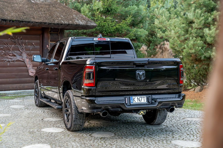 1500 CrewCab Sport / 5.7 V8 HEMI / Bogata opcja / Bezwypadkowy / FV zdjęcie 20