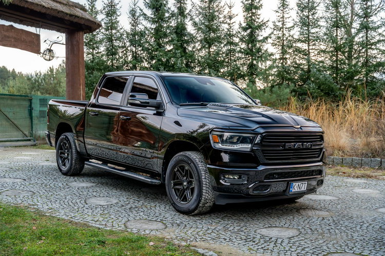 1500 CrewCab Sport / 5.7 V8 HEMI / Bogata opcja / Bezwypadkowy / FV zdjęcie 25