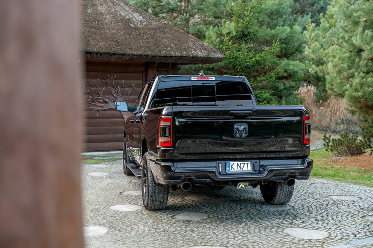 1500 CrewCab Sport / 5.7 V8 HEMI / Bogata opcja / Bezwypadkowy / FV zdjęcie 29