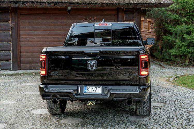 1500 CrewCab Sport / 5.7 V8 HEMI / Bogata opcja / Bezwypadkowy / FV zdjęcie 32