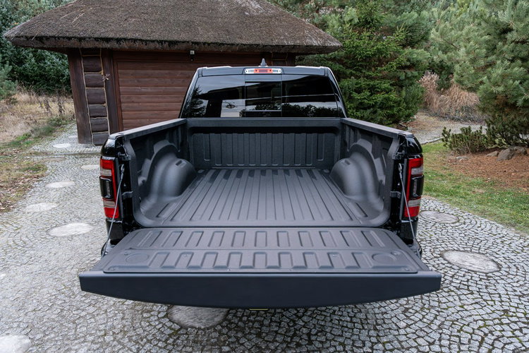 1500 CrewCab Sport / 5.7 V8 HEMI / Bogata opcja / Bezwypadkowy / FV zdjęcie 38