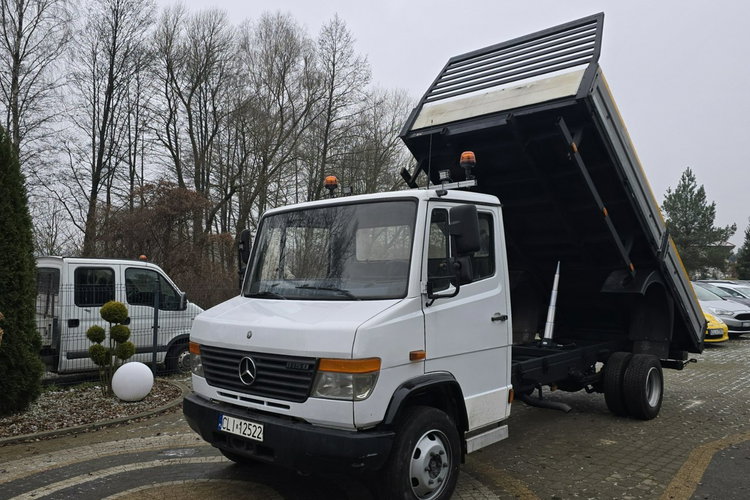 Mercedes VARIO 815 Mocna wywrotka zdjęcie 1