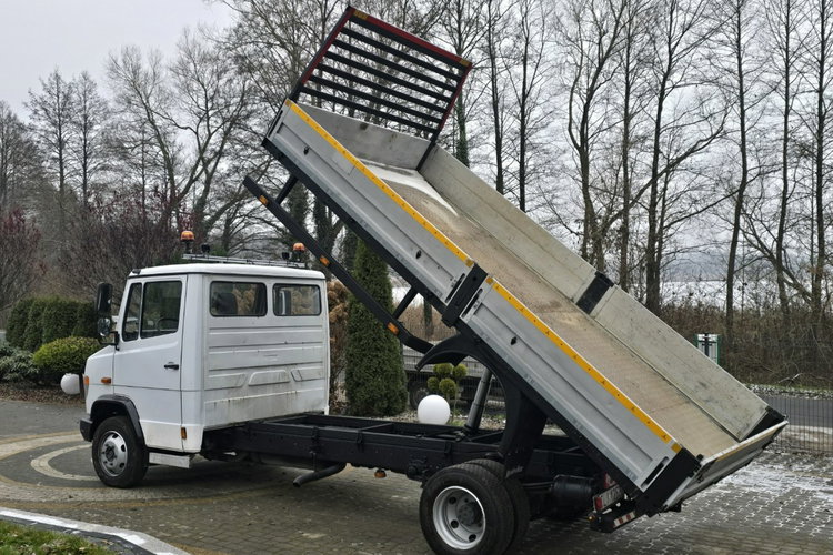 Mercedes VARIO 815 Mocna wywrotka zdjęcie 5