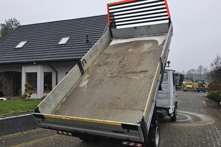 Mercedes VARIO 815 Mocna wywrotka zdjęcie 6