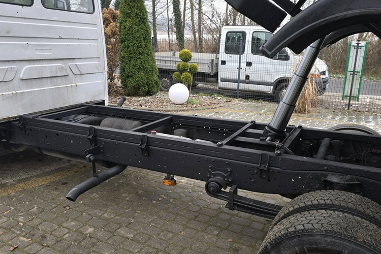 Mercedes VARIO 815 Mocna wywrotka zdjęcie 7