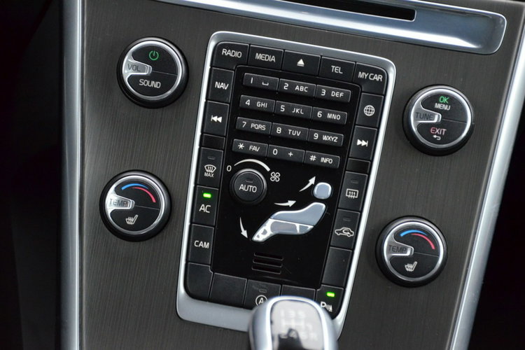 Volvo XC 60 Zarejestrowane 2.0D4 181KM Lift LED Serwis Navi Kamera Grz.fotele zdjęcie 31