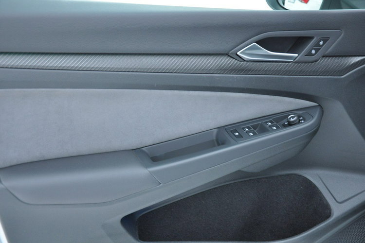 Volkswagen Golf 1.5 eTSI 150KM DSG R-line Kamera Ambiente MatrixLed 1wł SalonPL Gwar. zdjęcie 12