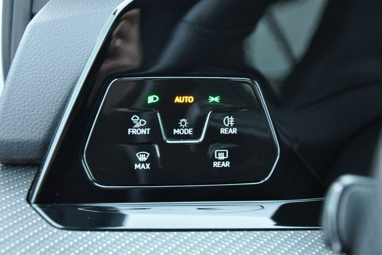 Volkswagen Golf 1.5 eTSI 150KM DSG R-line Kamera Ambiente MatrixLed 1wł SalonPL Gwar. zdjęcie 14