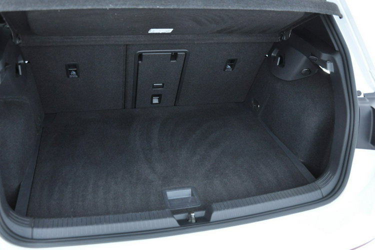 Volkswagen Golf 1.5 eTSI 150KM DSG R-line Kamera Ambiente MatrixLed 1wł SalonPL Gwar. zdjęcie 31