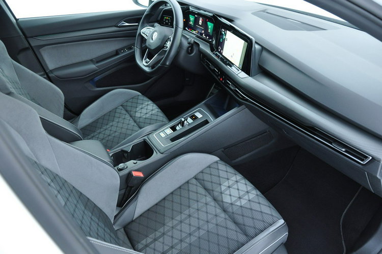 Volkswagen Golf 1.5 eTSI 150KM DSG R-line Kamera Ambiente MatrixLed 1wł SalonPL Gwar. zdjęcie 33