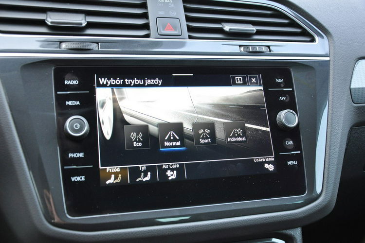 Volkswagen Tiguan 2.0TSI 190KM 4Motion DSG Kamera El.Klapa Podgrz.Kier SalonPL 1wł zdjęcie 23
