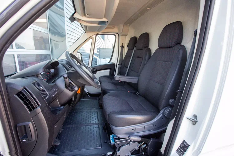 Peugeot Boxer L2H2 ŚREDNI 2.2 BlueHDI PREMIUM zdjęcie 40