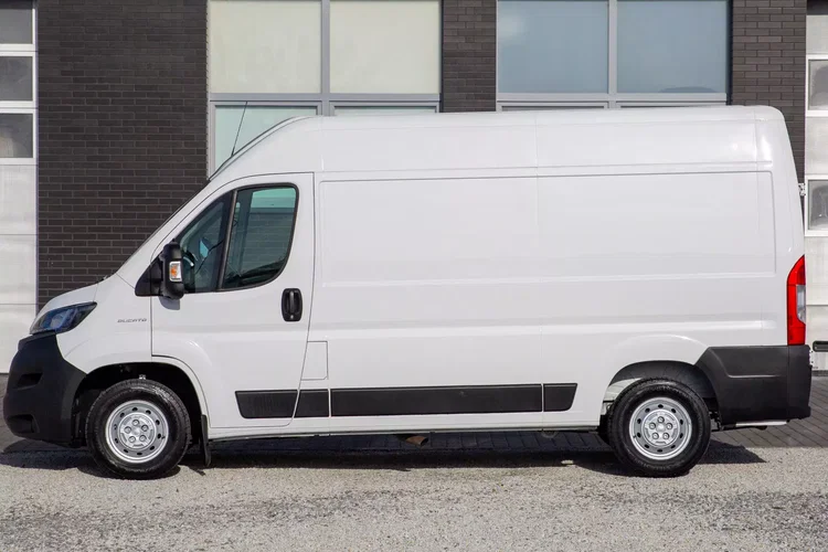 Fiat Ducato ŚREDNI 2.3 L2H2 ZAWIESZENIE MAXI 3500kg zdjęcie 23