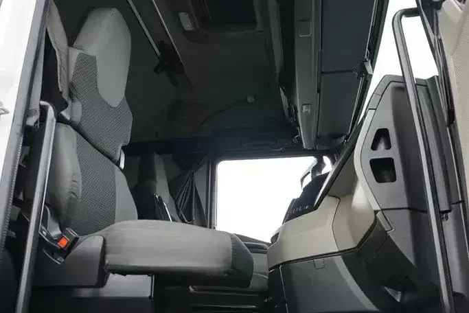 MAN TGX / 18.470 / E 6 / GM / ZESTAW PRZEJAZDOWY 120 M3 / ŁAD. 14 815 KG / RETARDER zdjęcie 8