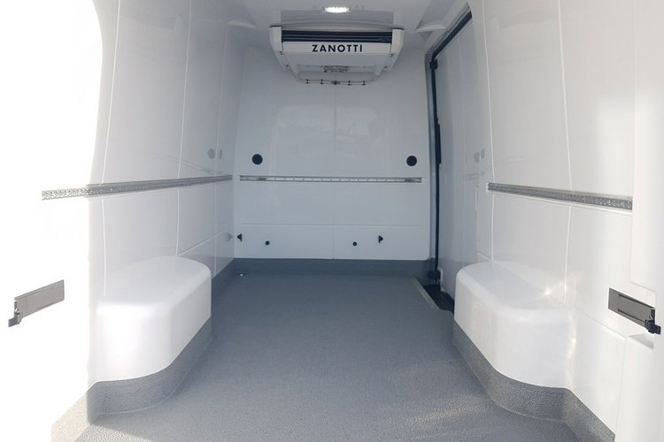 MAN TGE VW CRAFTER CHŁODNIA MROŹNIA AGREGTA IZOTERMA GRZANIE DŁUGI WYSOKI zdjęcie 17