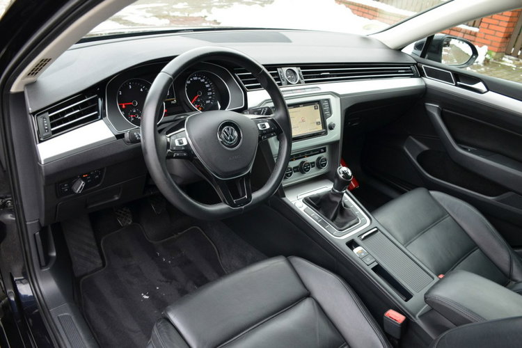 Volkswagen Passat Czarny Zarejestrowany 1.6TDI 120KM Serwis Skóra Navi Kamera zdjęcie 21