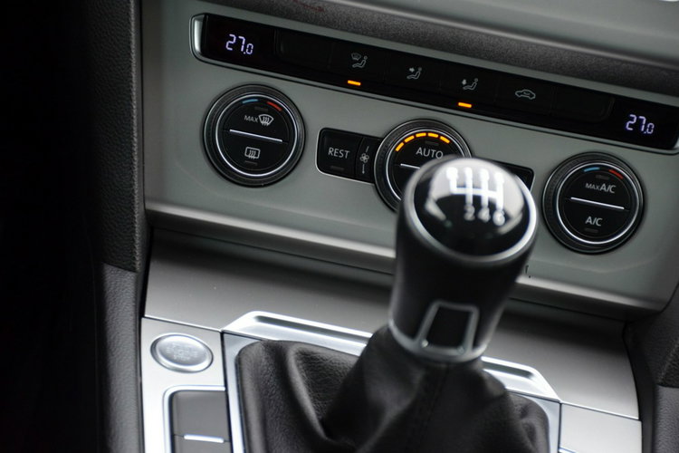 Volkswagen Passat Czarny Zarejestrowany 1.6TDI 120KM Serwis Skóra Navi Kamera zdjęcie 33