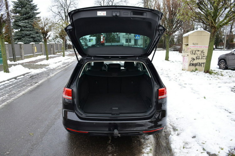 Volkswagen Passat Czarny Zarejestrowany 1.6TDI 120KM Serwis Skóra Navi Kamera zdjęcie 5