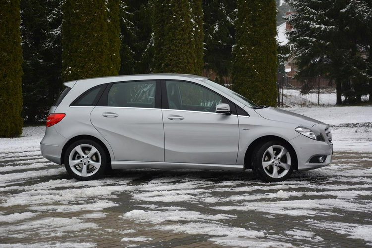 B 180 Navigacja Chromy 2x Parktronik Grzane Fotele Alu 17"ASO Mercedes zdjęcie 11