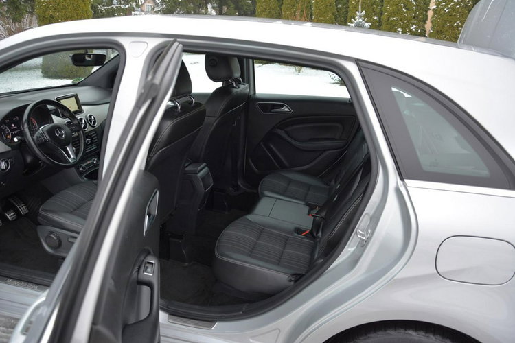 B 180 Navigacja Chromy 2x Parktronik Grzane Fotele Alu 17"ASO Mercedes zdjęcie 16