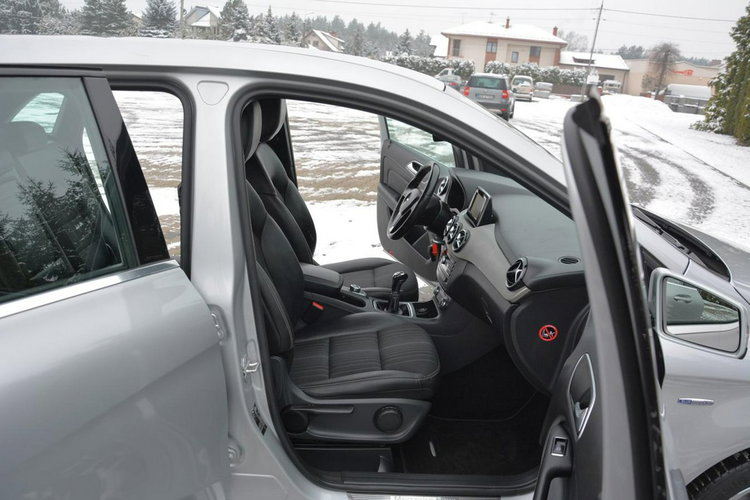 B 180 Navigacja Chromy 2x Parktronik Grzane Fotele Alu 17"ASO Mercedes zdjęcie 18