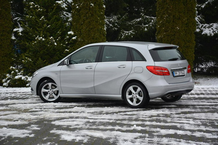 B 180 Navigacja Chromy 2x Parktronik Grzane Fotele Alu 17"ASO Mercedes zdjęcie 5