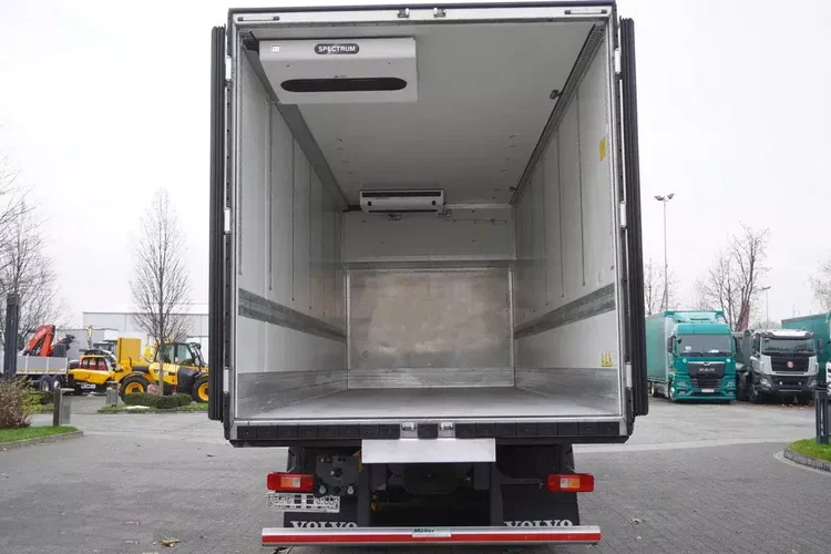 Volvo FH 420 6×2 / Chłodnia Krone 19 EPAL / Multitemperatura / Doppelstock / Thermoking 1200R zdjęcie 5