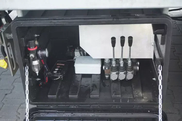 Mercedes Actros 2546 MP5 6x2 / NOWA Laweta 9, 5 m / Kabina Salonka zdjęcie 18