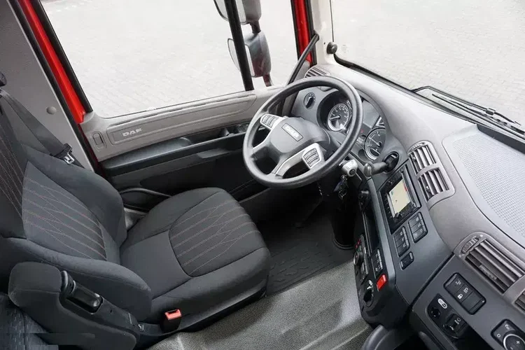 DAF CF / 410 / ACC / E 6 / SKRZYNIOWY + NAJAZDY / DŁ. 8, 5 M / OŚ SKRĘTNA / ŁAD. 15 420 KG zdjęcie 13