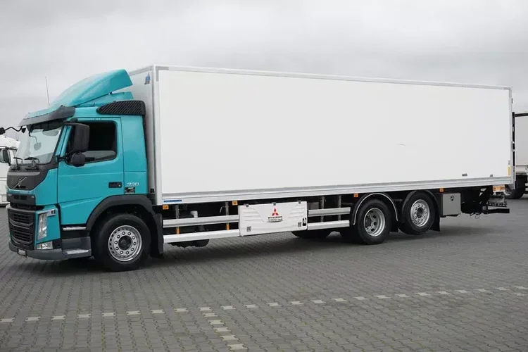 Volvo FM / 330 / E 6 / CHŁODNIA + WINDA / 23 PALETY / OŚ SKRĘTNA / DŁ 9.4 M zdjęcie 3