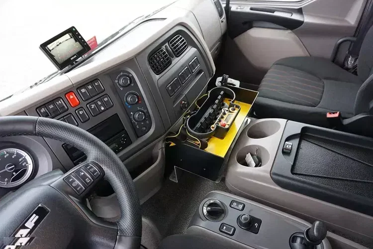 DAF LF / 260 / ACC / SKRZYNIOWY + HDS / HYVA HC-183 / PILOT / ROTATOR / WIDŁY zdjęcie 9