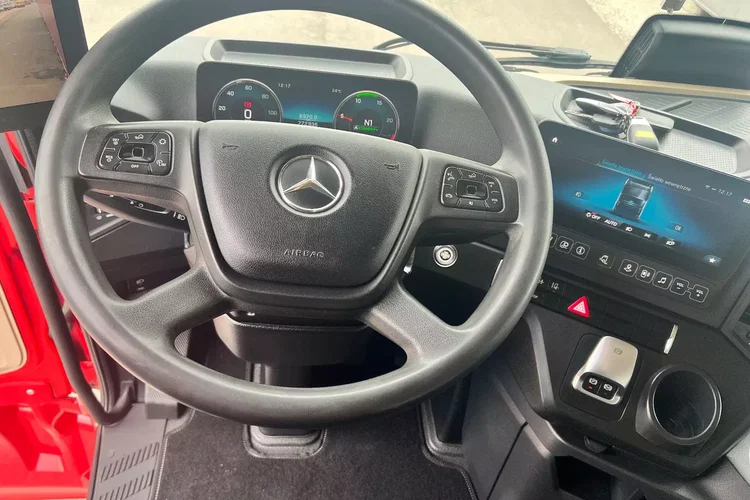 Mercedes 2545 Bigspace , firanka , zdjęcie 20