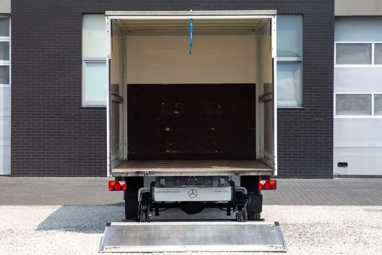 Mercedes Sprinter 316 2.2 CDI KONTENER + WINDA 750kg zdjęcie 30