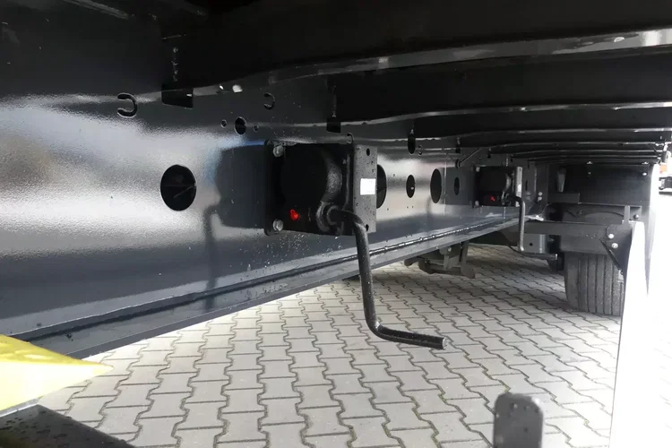 Wielton MEGA / FIRANKA / OŚ PODNOSZONA / DACH PODNOSZONY / zdjęcie 19