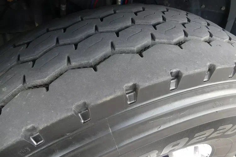 Scania P410 8x4 / WYWROTKA TYLNO ZSYPOWA / ALUFELGI / MANUAL / zdjęcie 15