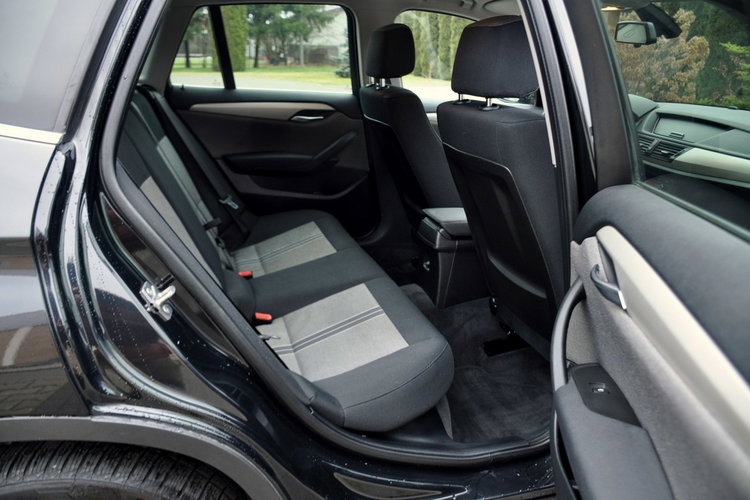 BMW X1 2.0d(163KM) Bi-Xenon Ringi Klimatronik Welur Reling Chrom Alu17"ASO zdjęcie 19