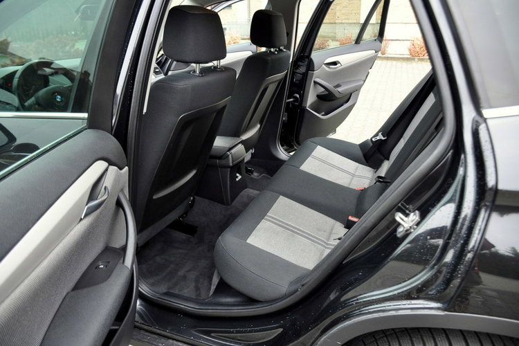 BMW X1 2.0d(163KM) Bi-Xenon Ringi Klimatronik Welur Reling Chrom Alu17"ASO zdjęcie 20