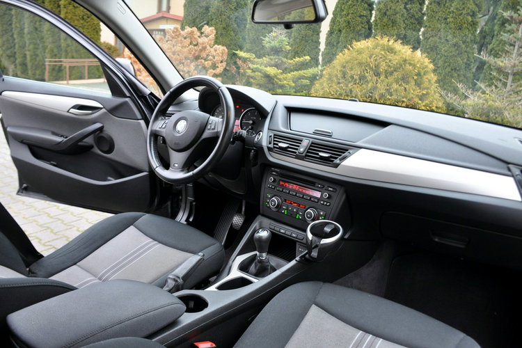 BMW X1 2.0d(163KM) Bi-Xenon Ringi Klimatronik Welur Reling Chrom Alu17"ASO zdjęcie 24