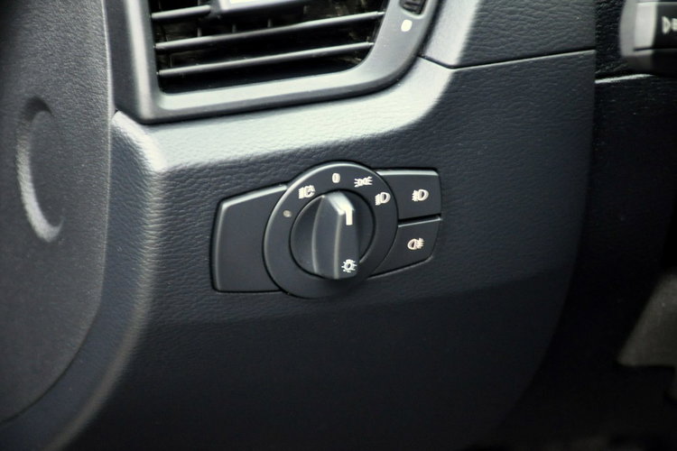 BMW X1 2.0d(163KM) Bi-Xenon Ringi Klimatronik Welur Reling Chrom Alu17"ASO zdjęcie 34