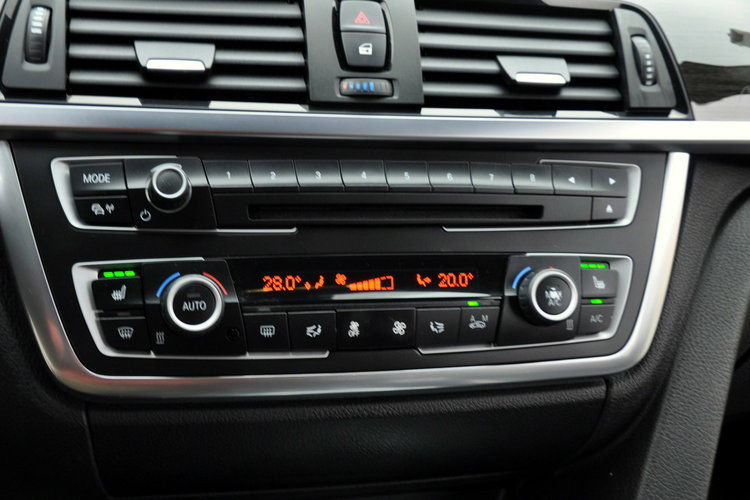 BMW 320 2.0d(143KM) Luxury Xenon Ringi Duża Navi El.Klapa I Wł Skóry Alu17" zdjęcie 32