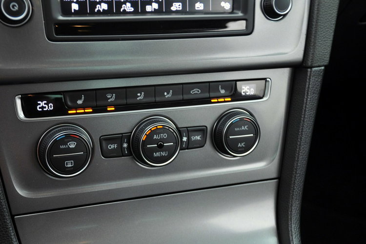 Volkswagen Golf 2.0TDI(150KM) Lounge Duża Navi Klimatronik PDC Wekur I Wł Alu16"ASO zdjęcie 33