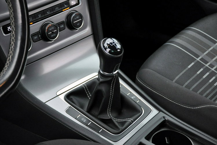 Volkswagen Golf 2.0TDI(150KM) Lounge Duża Navi Klimatronik PDC Wekur I Wł Alu16"ASO zdjęcie 35